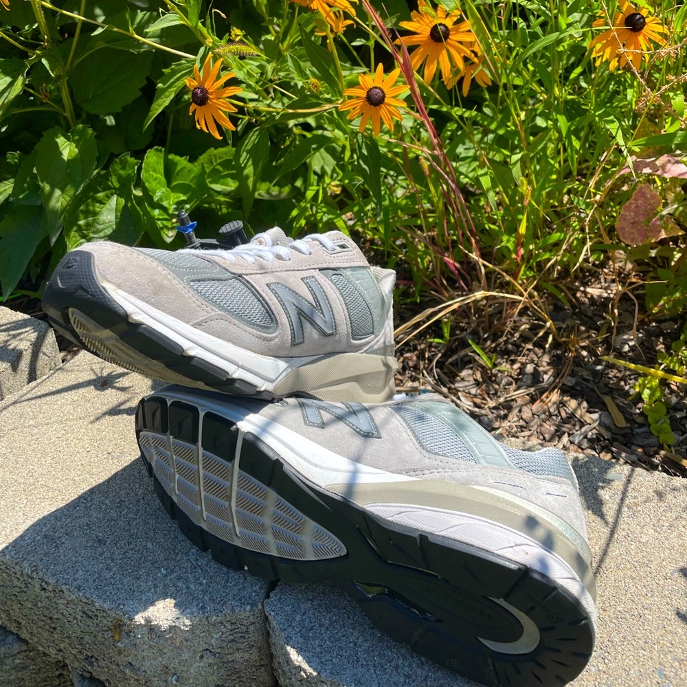 New Balance 990